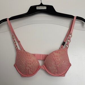 NWT Victoria’s Secret Very Sexy Push Up 32B